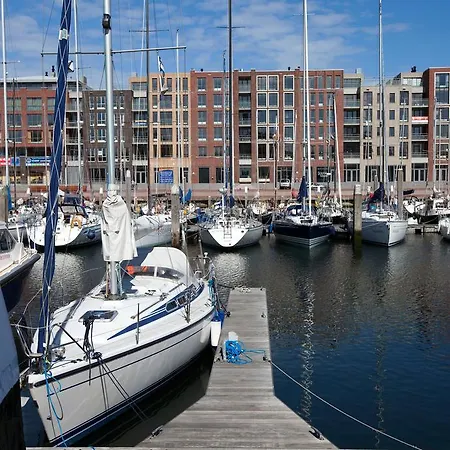 Roompot Nautisch Centrum Scheveningen *